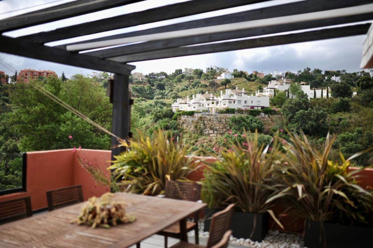 Bright Apartment In The Hills Of Elviria Малага Екстер'єр фото