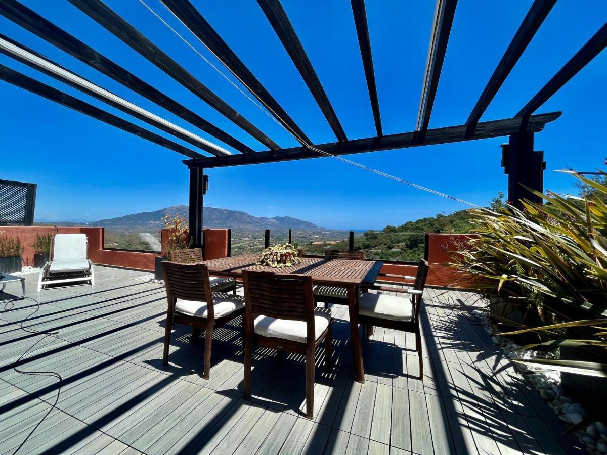 Bright Apartment In The Hills Of Elviria Малага Екстер'єр фото