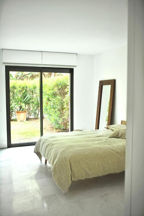 Bright Apartment In The Hills Of Elviria Малага Екстер'єр фото